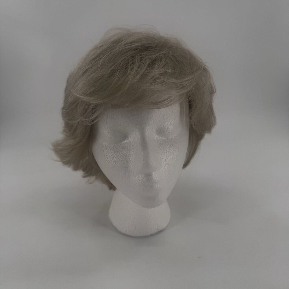 Tony of Beverly Kris Wig Women Iced Champagne Short Layered Vintage Japan